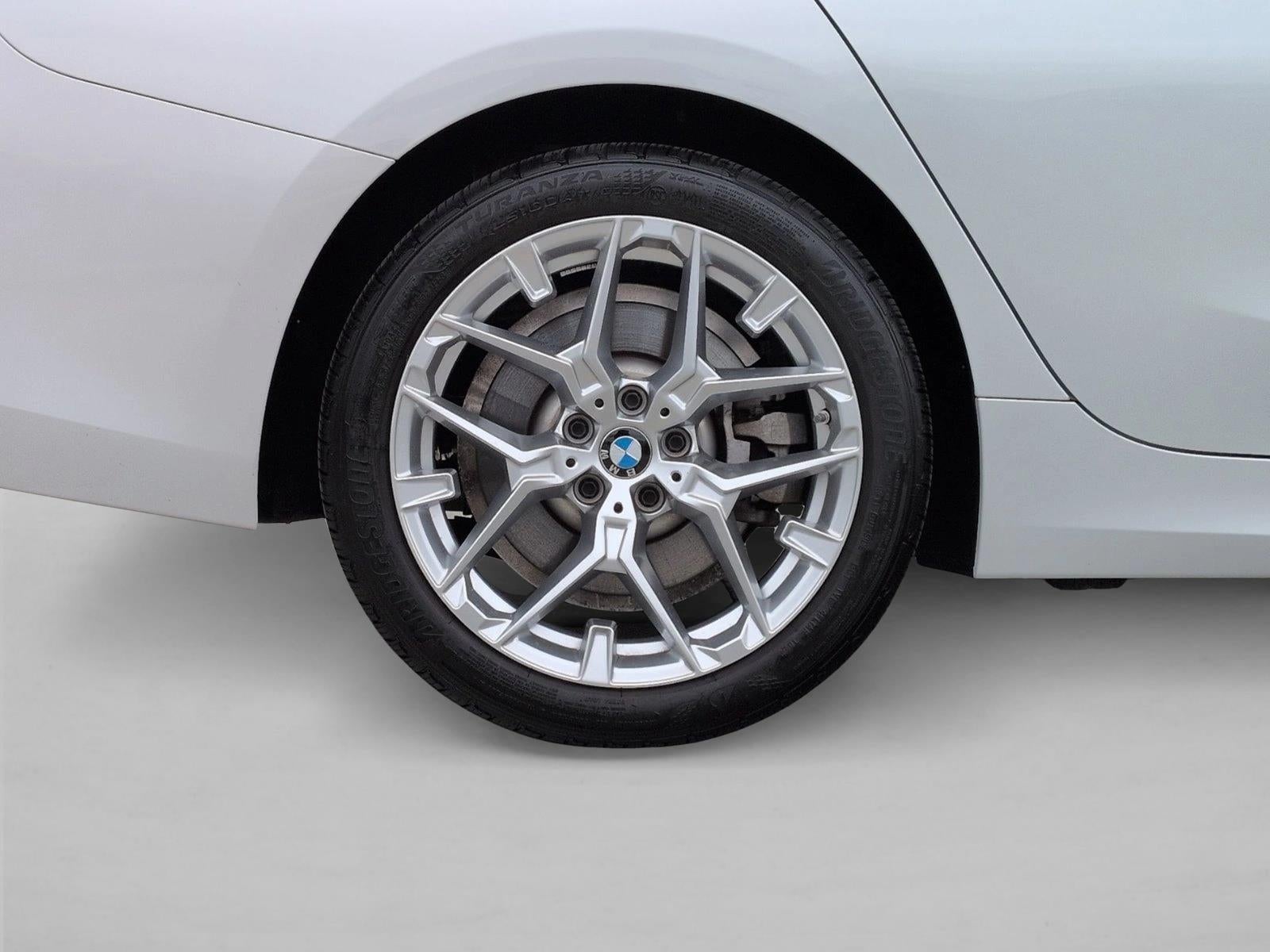 2025 BMW 330i Sedan