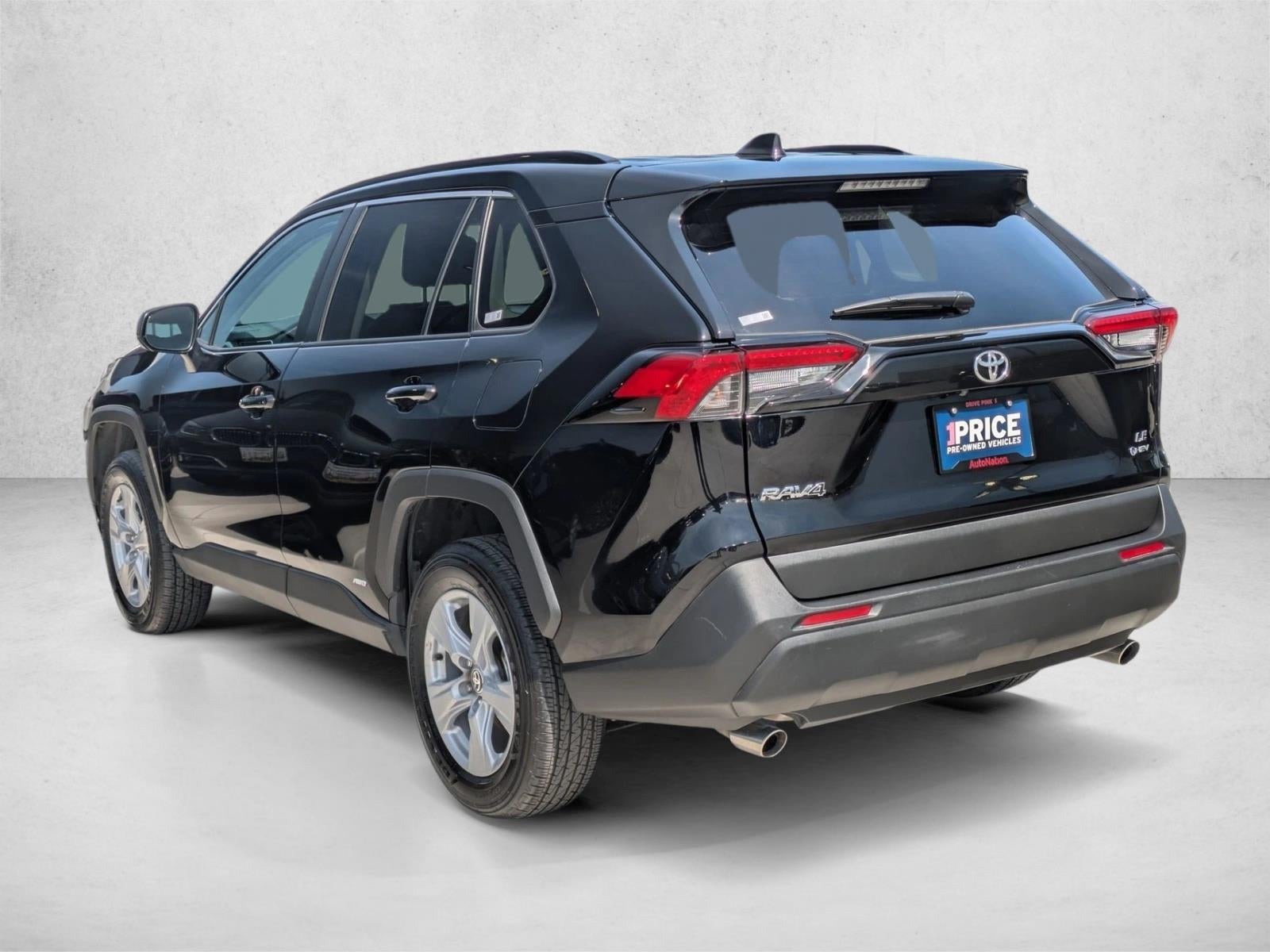 2025 Toyota RAV4 Hybrid LE AWD (Natl)