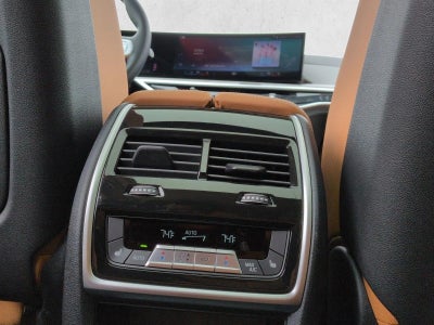 2023 BMW X7 xDrive40i Sports Activity Vehicle