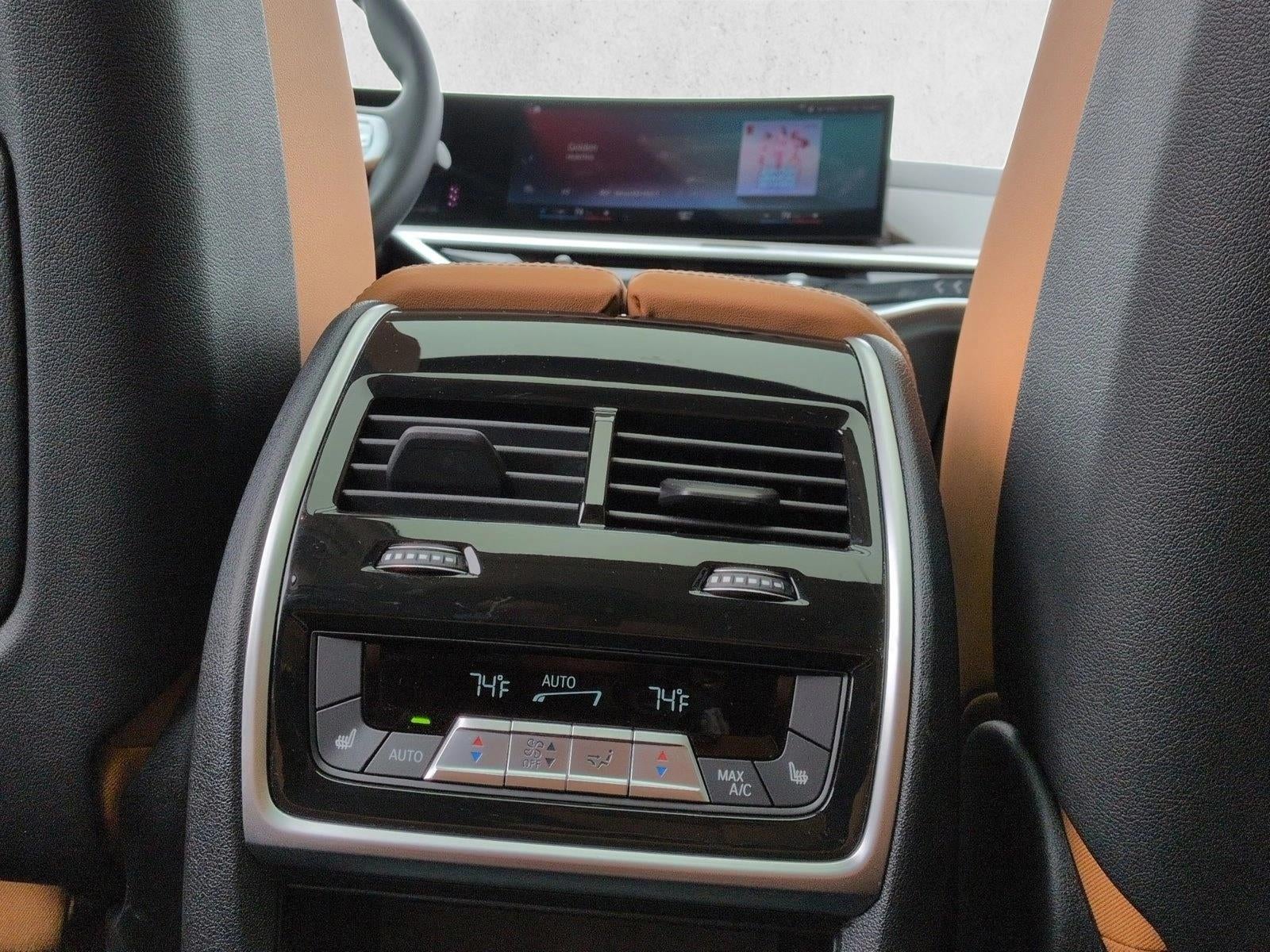 2023 BMW X7 xDrive40i Sports Activity Vehicle