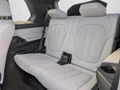 2026 BMW X7 xDrive40i Sports Activity Vehicle