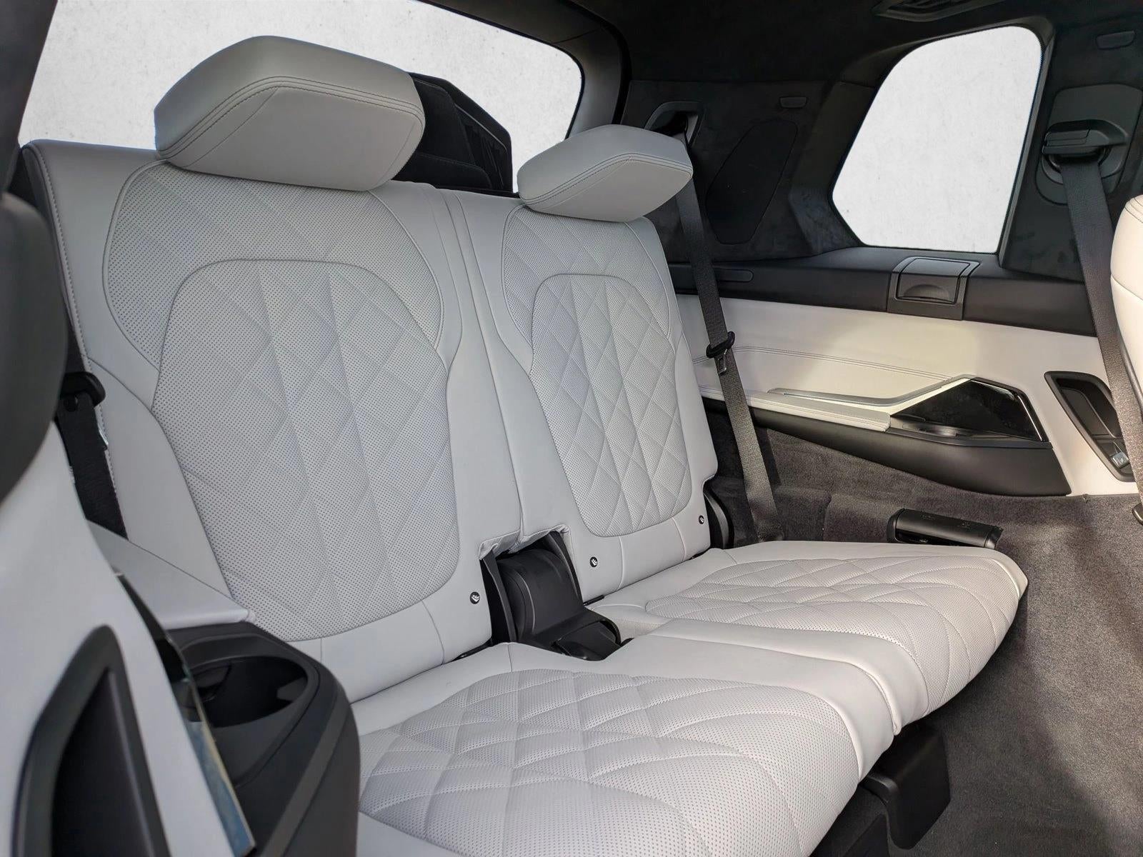 2026 BMW X7 xDrive40i Sports Activity Vehicle