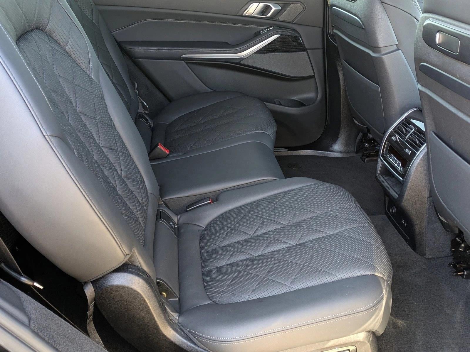 2023 BMW X7 xDrive40i Sports Activity Vehicle