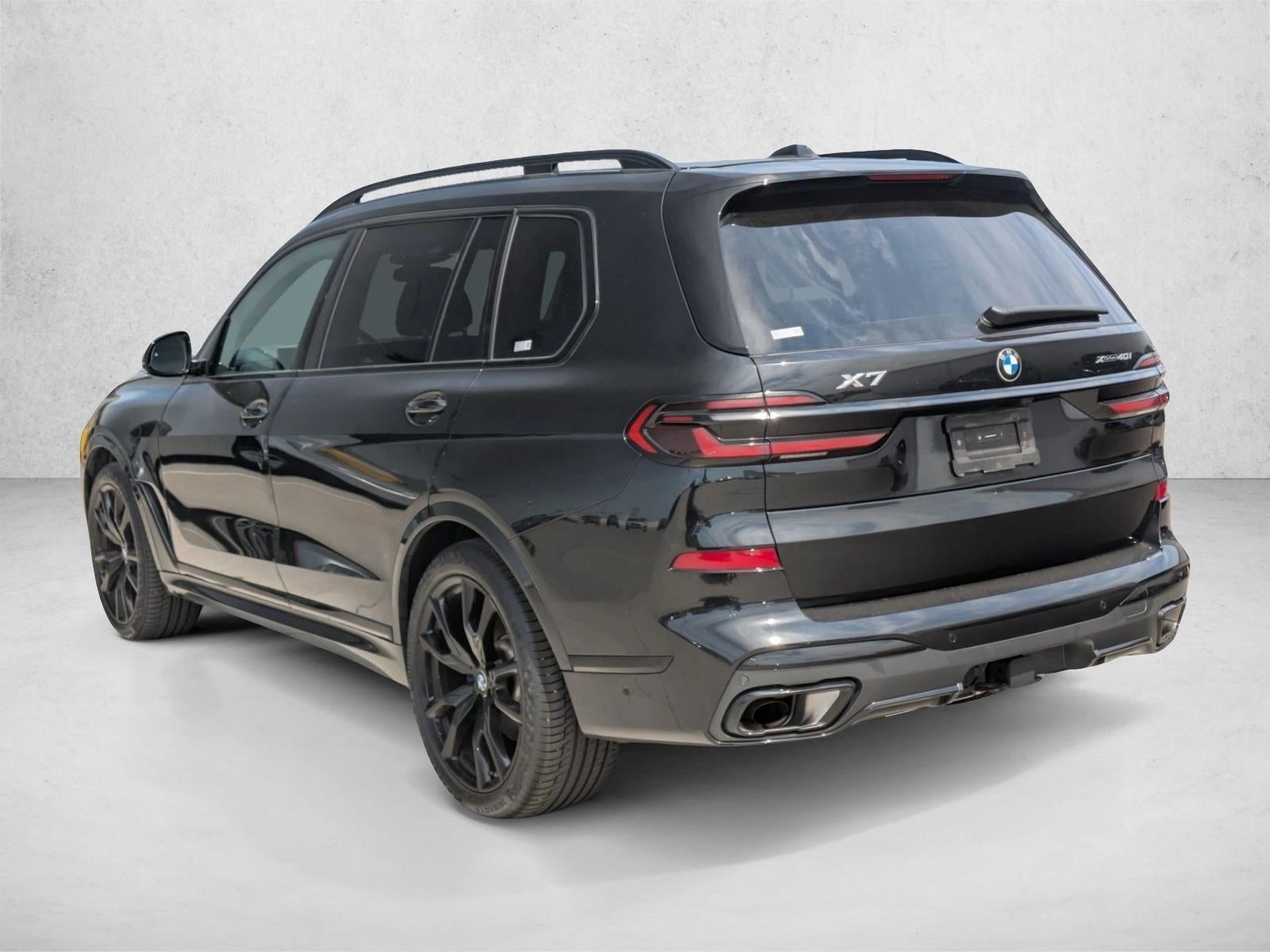2025 BMW X7 xDrive40i Sports Activity Vehicle