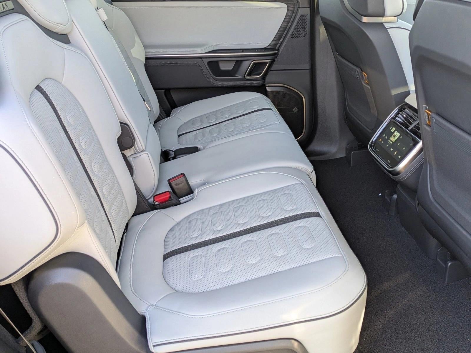 2023 Rivian R1S Adventure Quad-Motor Large Pack