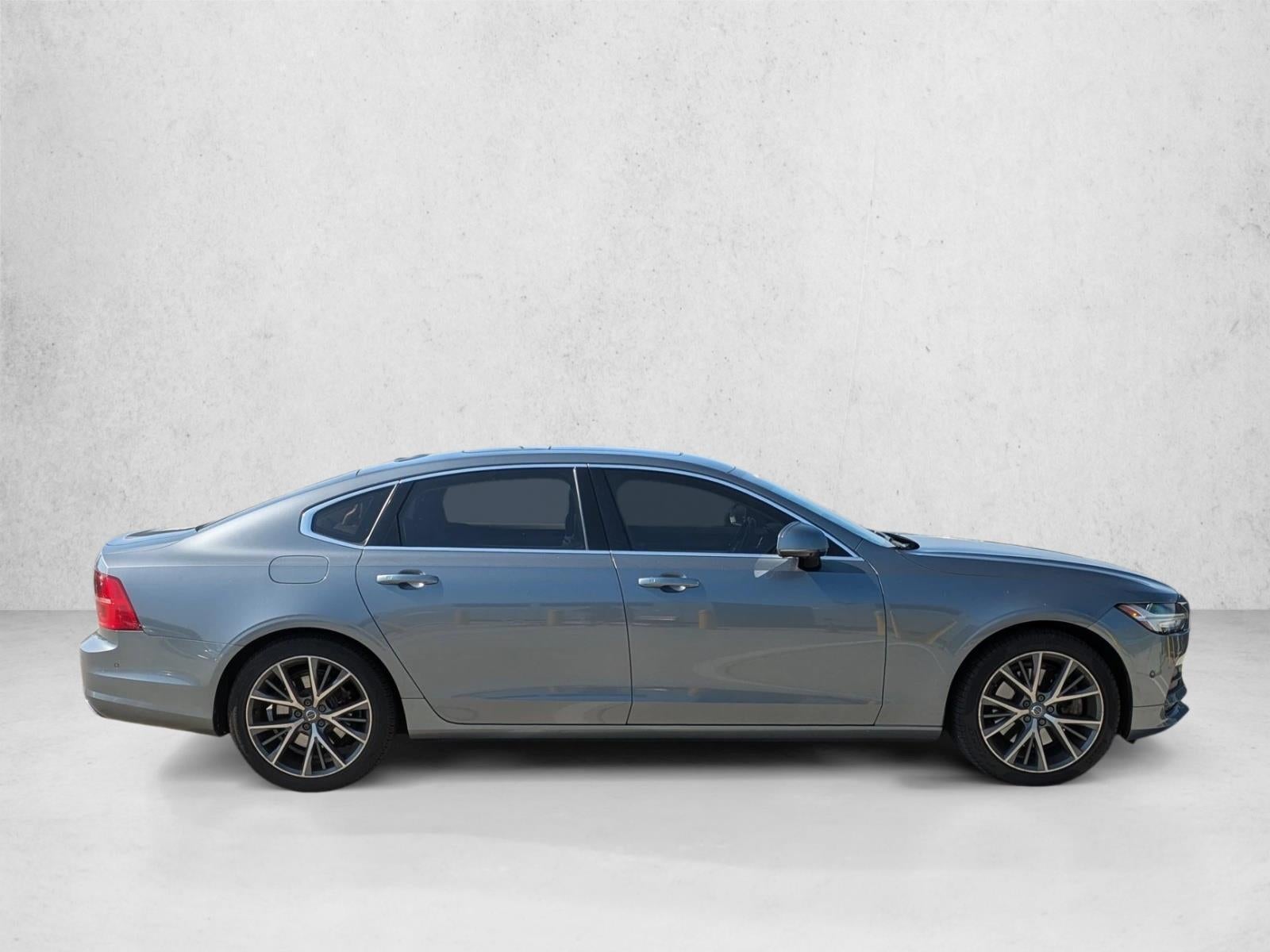 2018 Volvo S90 T6 AWD Momentum