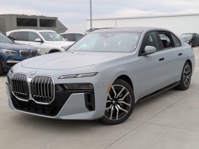 2025 BMW 740i xDrive Sedan