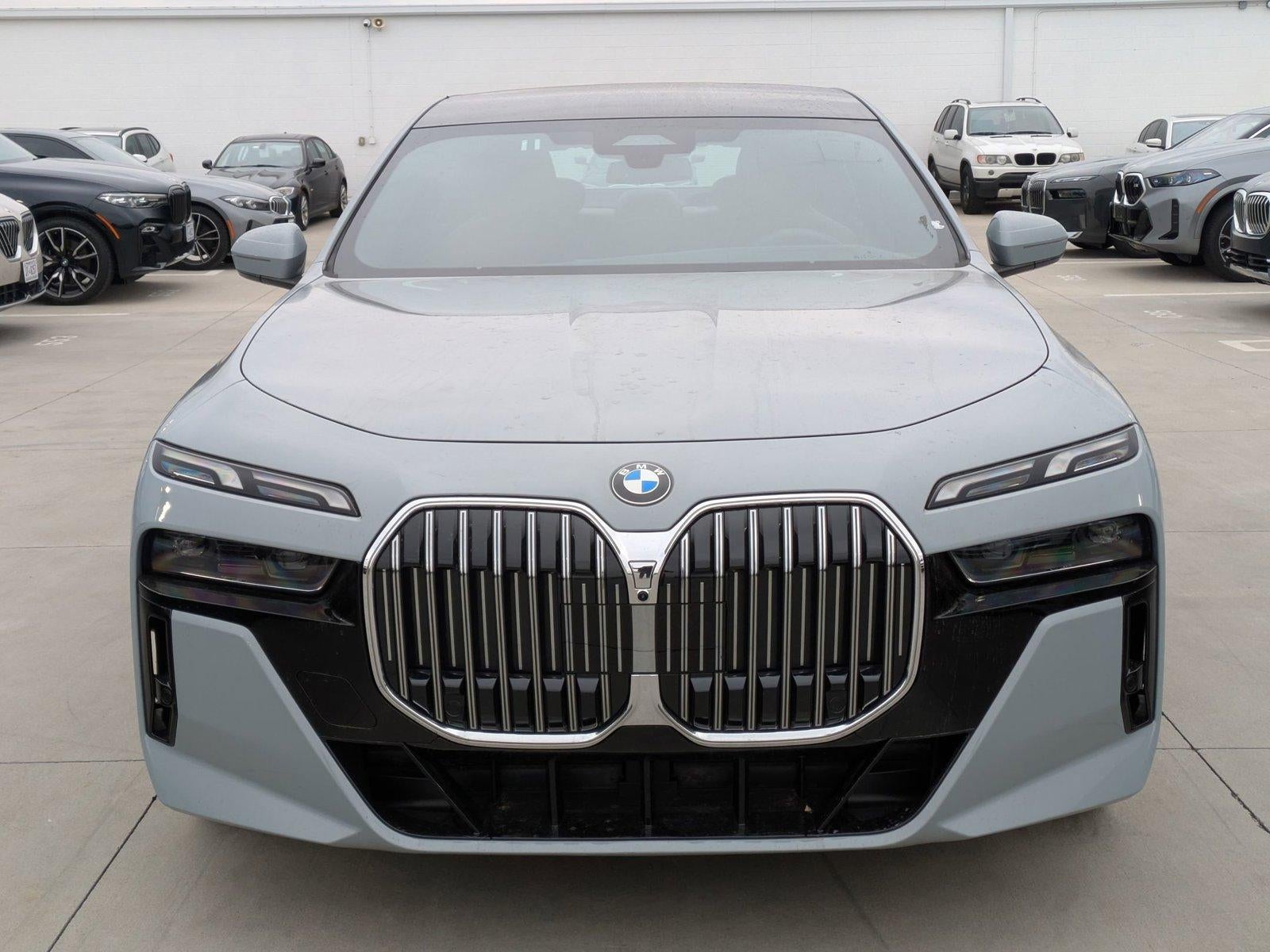 2025 BMW 740i xDrive Sedan