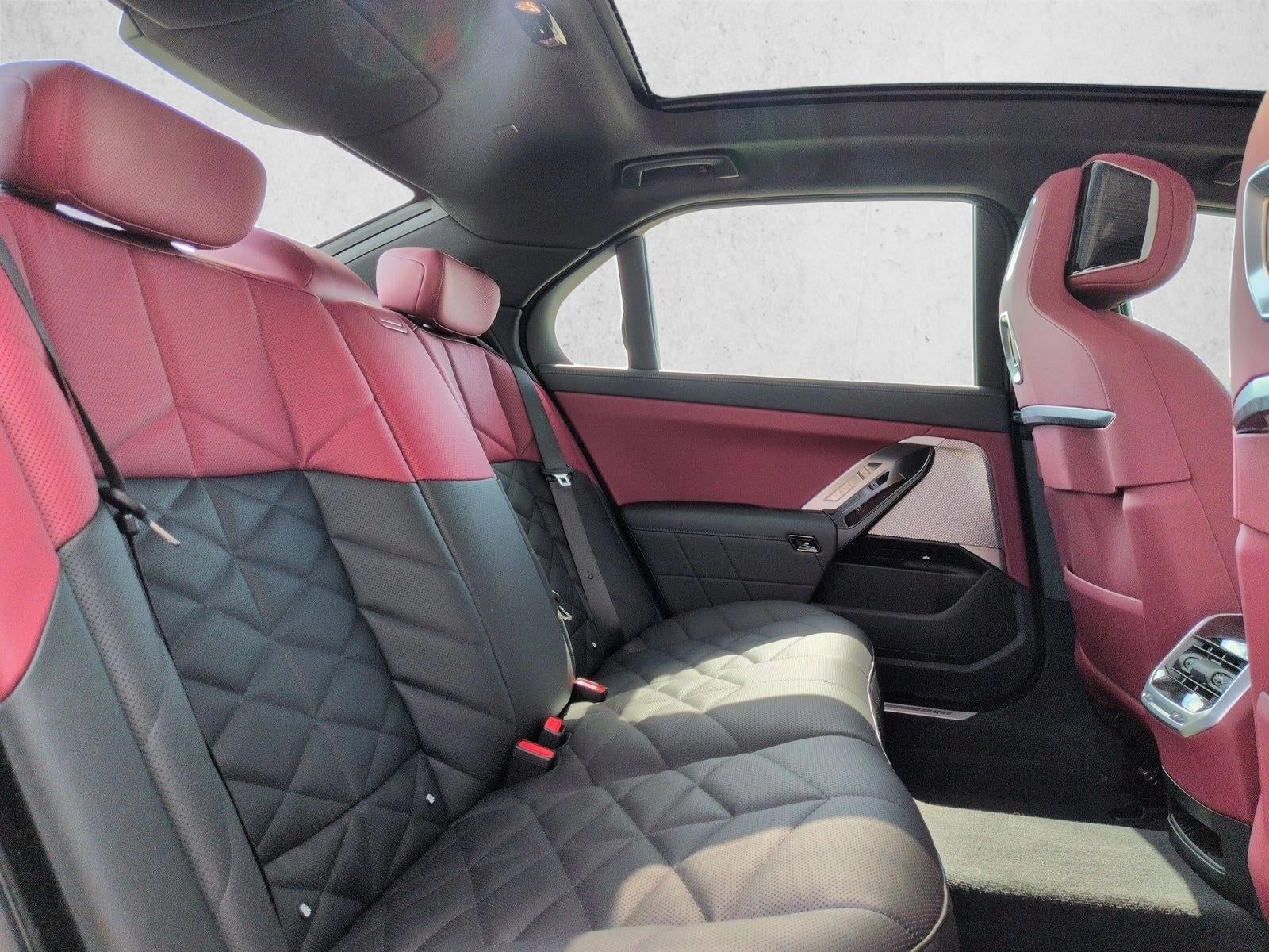 2025 BMW 740i xDrive Sedan