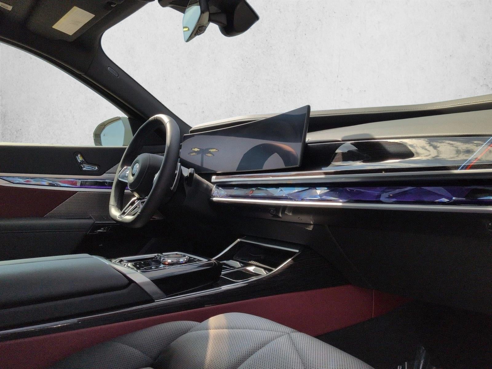 2025 BMW 740i xDrive Sedan