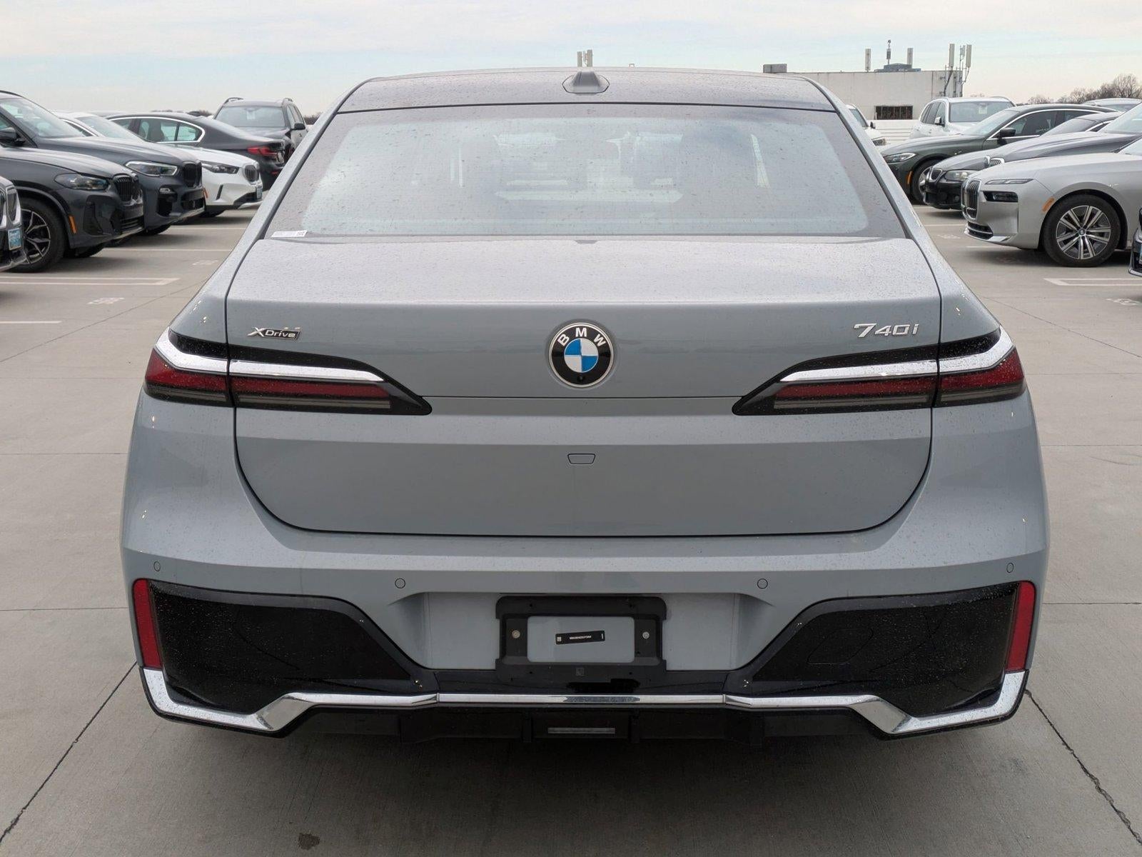 2025 BMW 740i xDrive Sedan