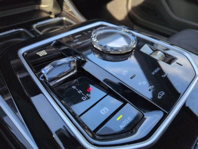 2025 BMW 740i xDrive Sedan