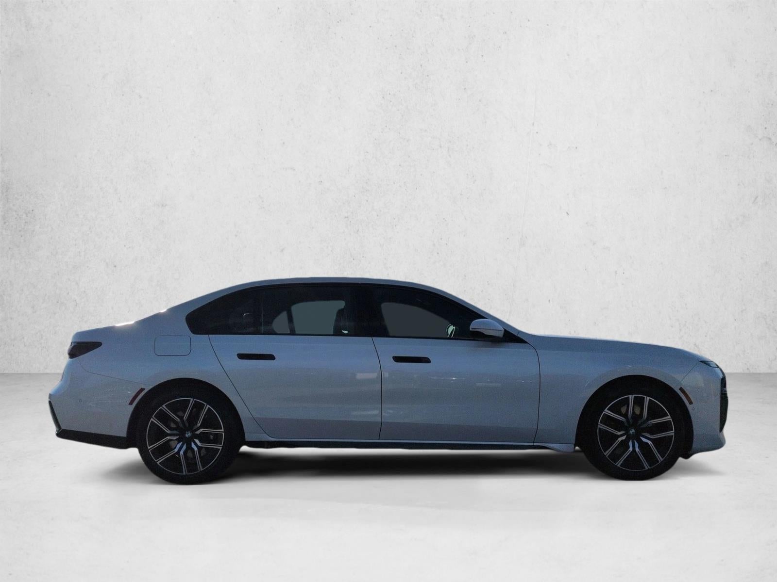 2025 BMW 740i xDrive Sedan