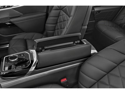2025 BMW 740i xDrive Sedan