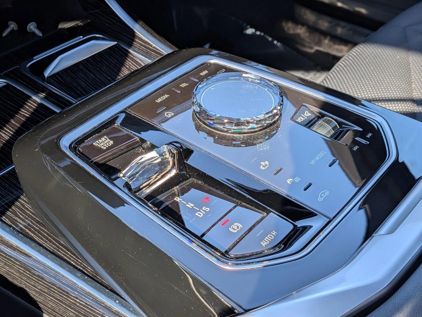 2025 BMW 740i xDrive Sedan