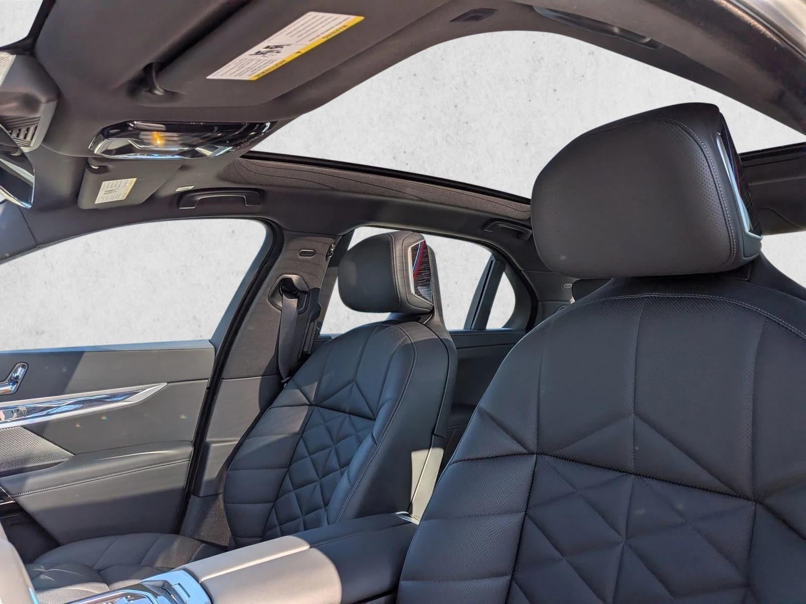 2025 BMW 740i xDrive Sedan