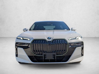 2025 BMW 740i xDrive Sedan