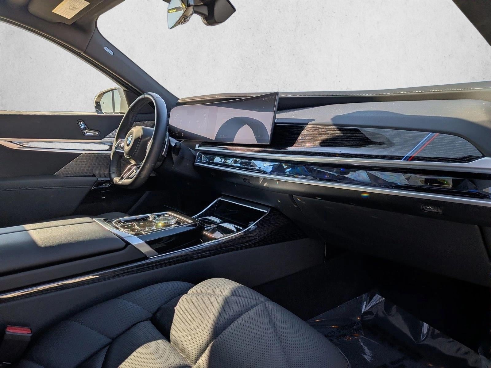 2025 BMW 740i xDrive Sedan