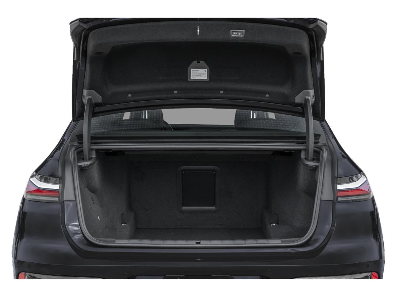 2025 BMW 750e xDrive Plug-In Hybrid