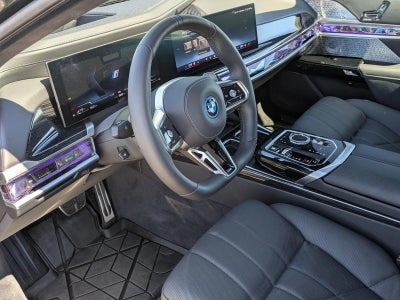 2025 BMW 750e xDrive Plug-In Hybrid
