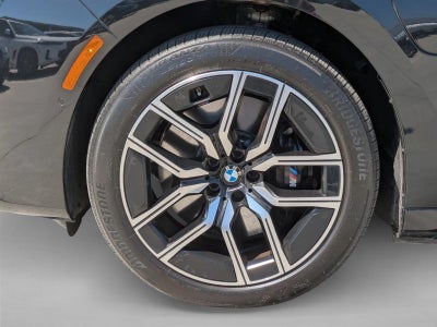 2025 BMW 750e xDrive Plug-In Hybrid