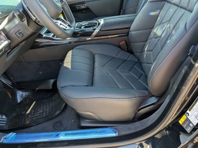 2026 BMW 750e xDrive Plug-In Hybrid