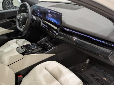 2025 BMW 530i xDrive Sedan