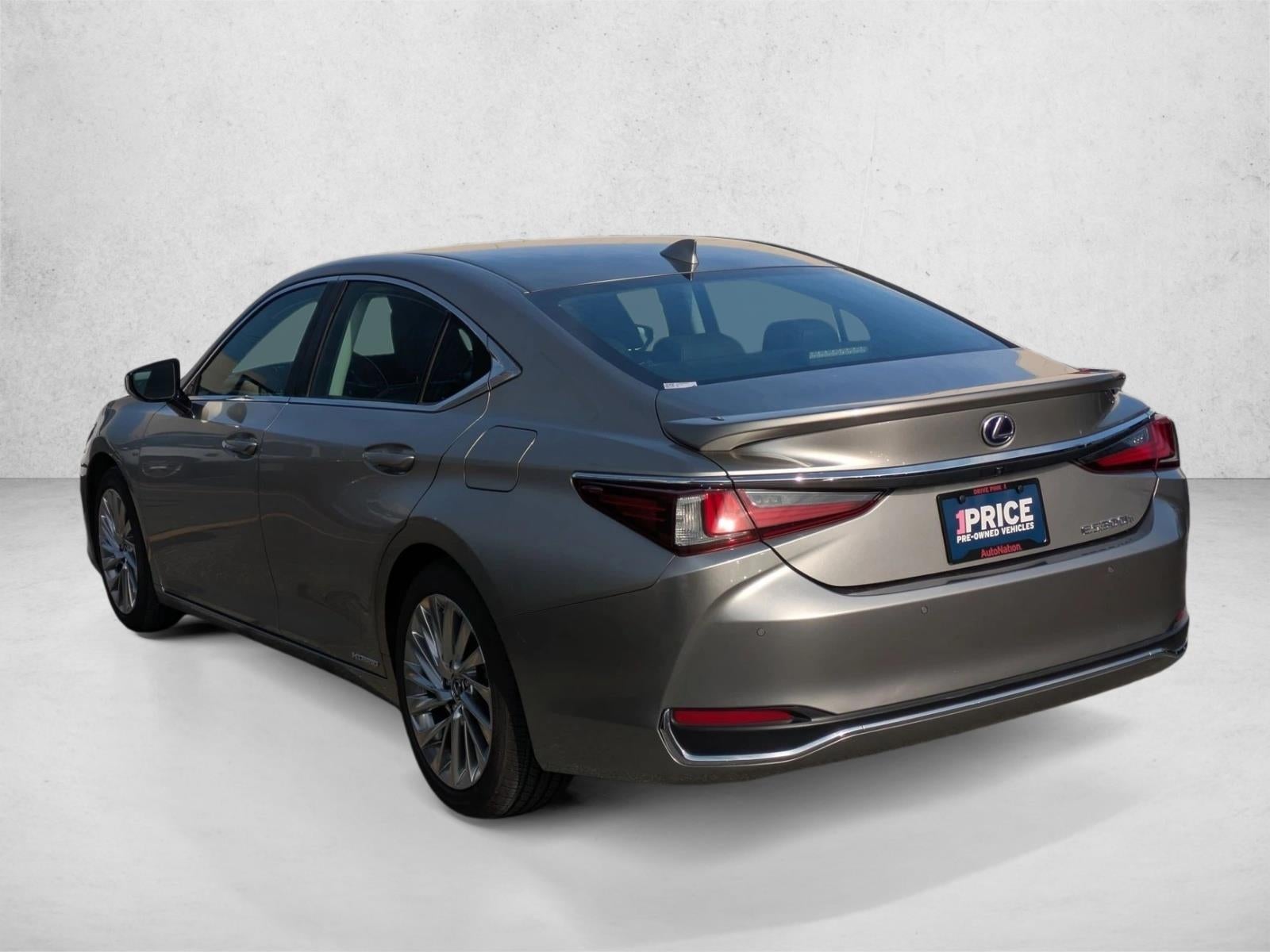 2020 Lexus ES 300h Luxury FWD