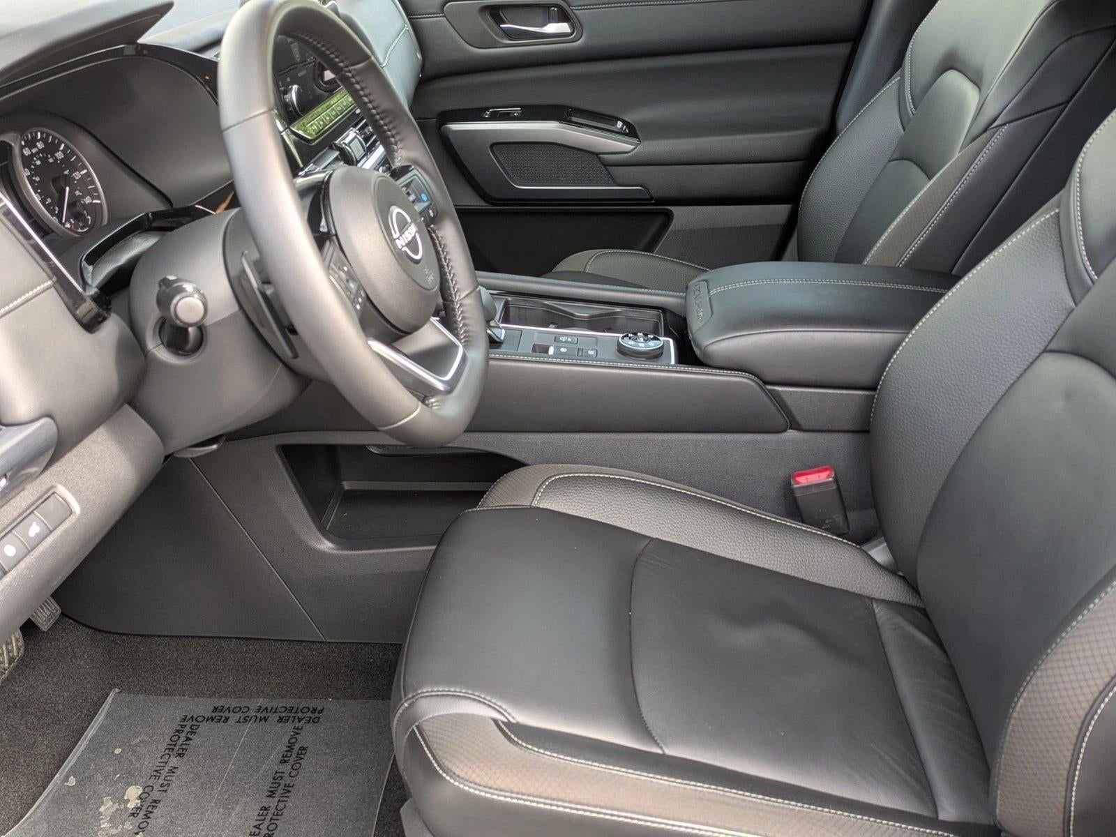 2025 Nissan Pathfinder SL 4WD
