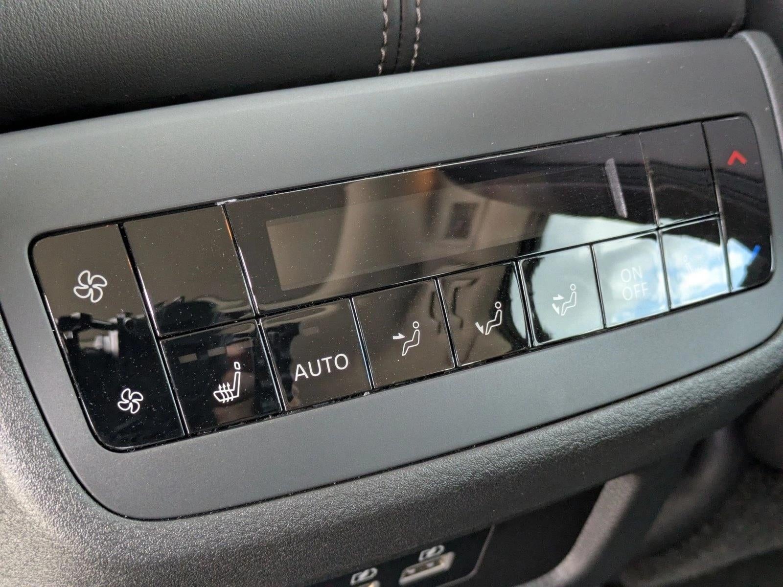 2025 Nissan Pathfinder SL 4WD