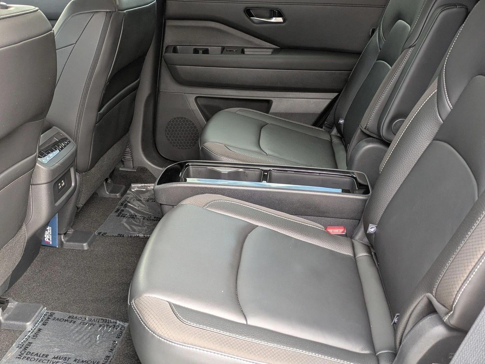 2025 Nissan Pathfinder SL 4WD