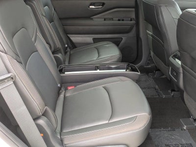 2025 Nissan Pathfinder SL 4WD