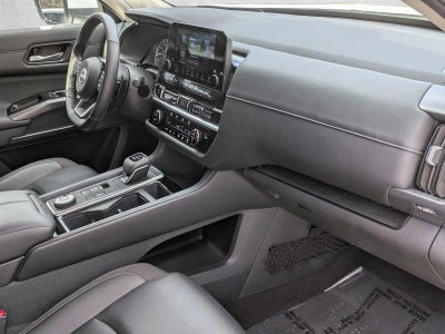 2025 Nissan Pathfinder SL 4WD