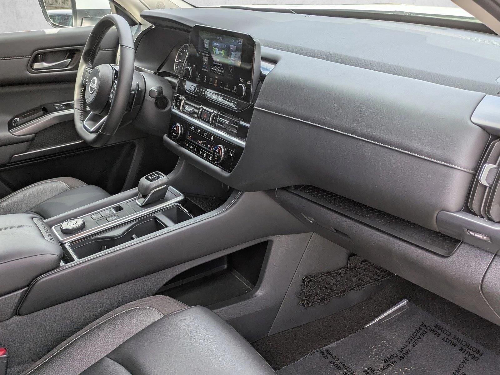 2025 Nissan Pathfinder SL 4WD