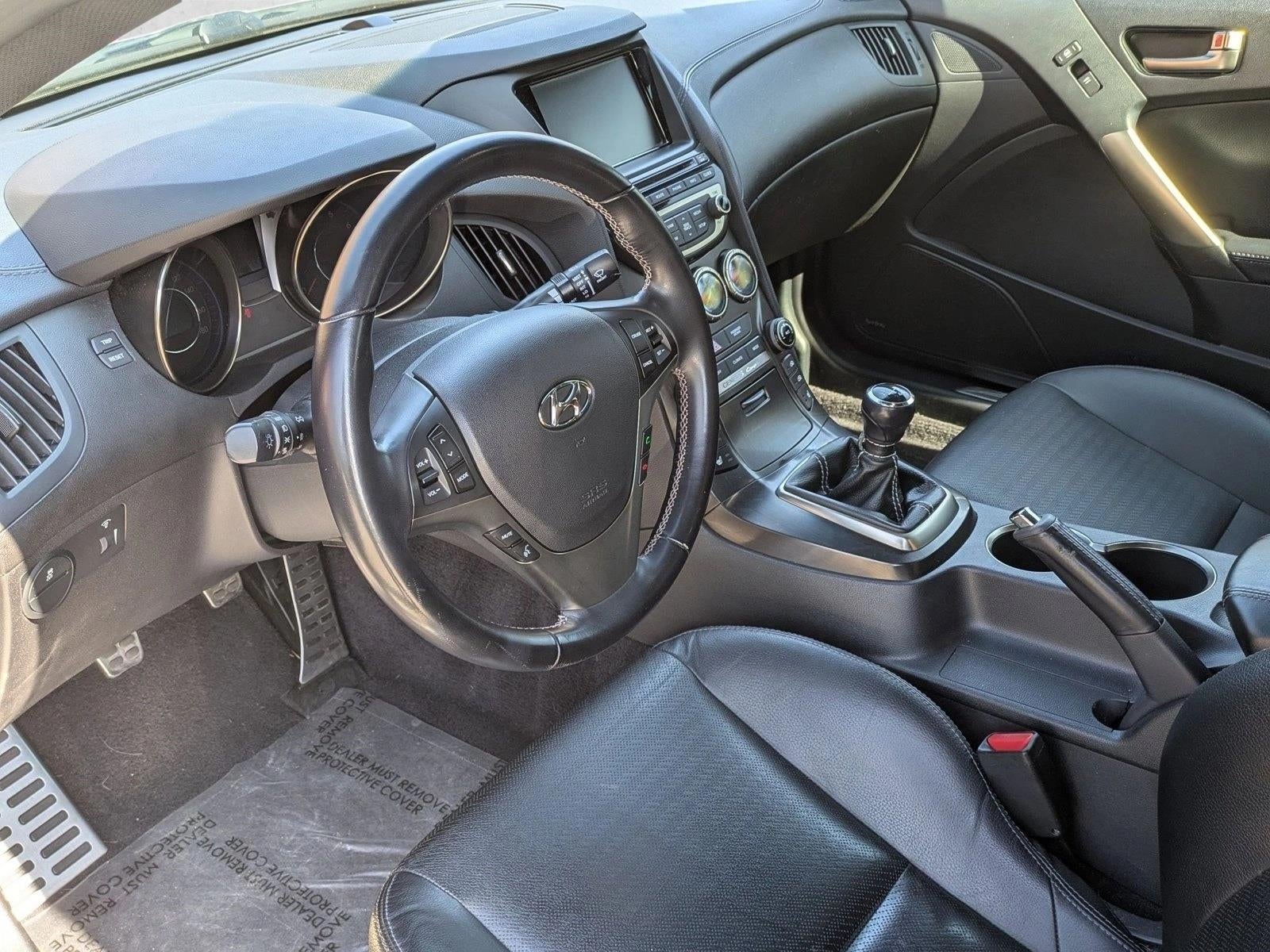 2013 Hyundai GENESIS Coupe 2dr V6 3.8L Man Track