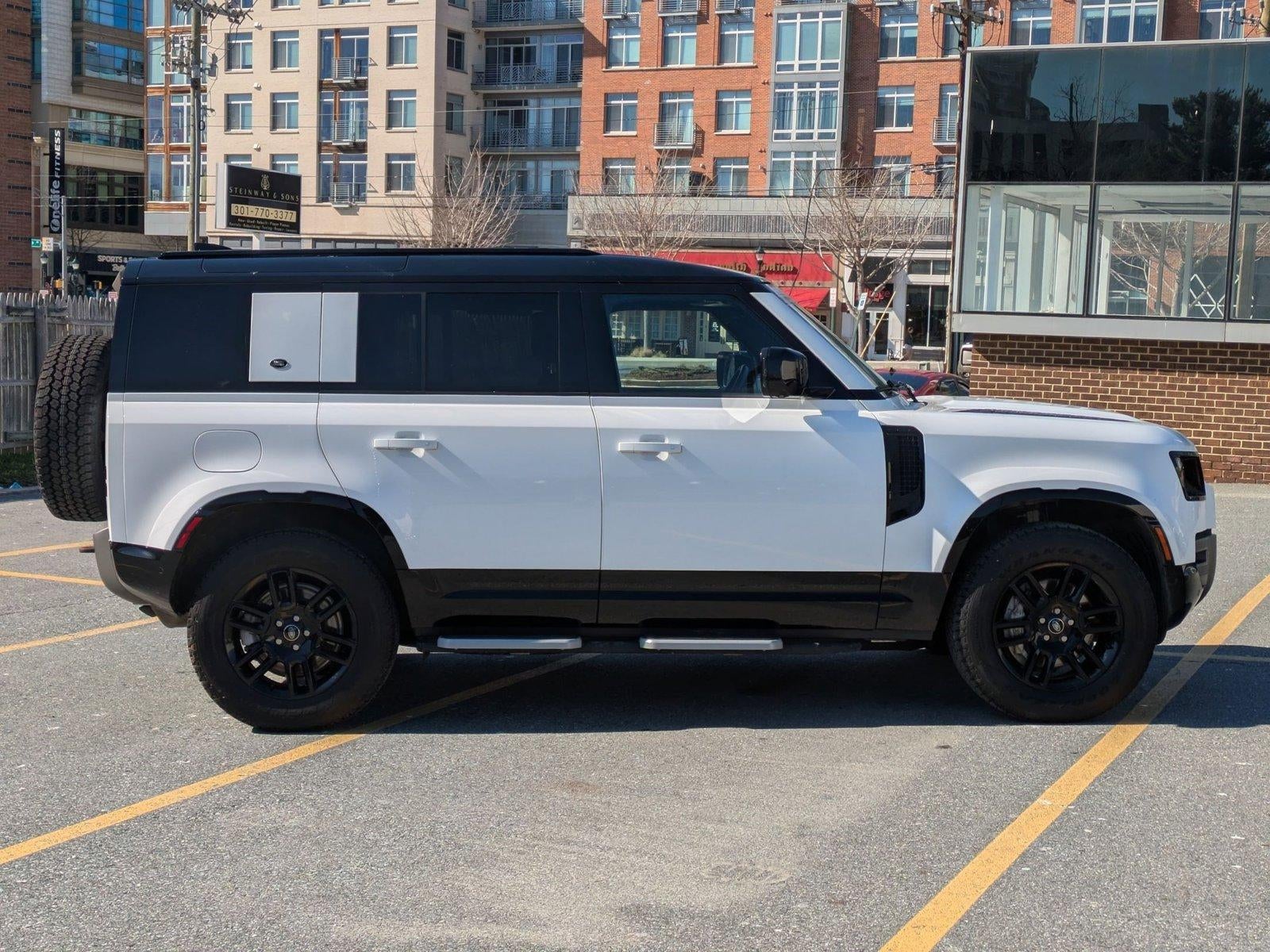 2022 Land Rover Defender 110 X-Dynamic HSE AWD