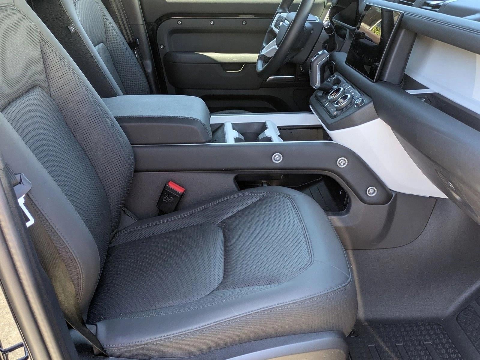 2025 Land Rover Defender 110 P300 S