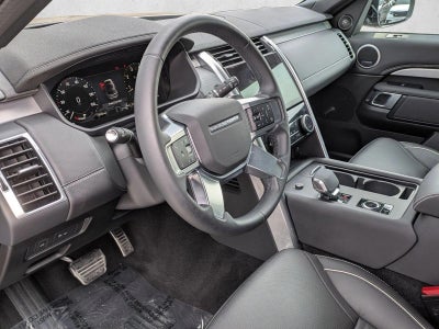 2024 Land Rover Discovery P300 Dynamic SE