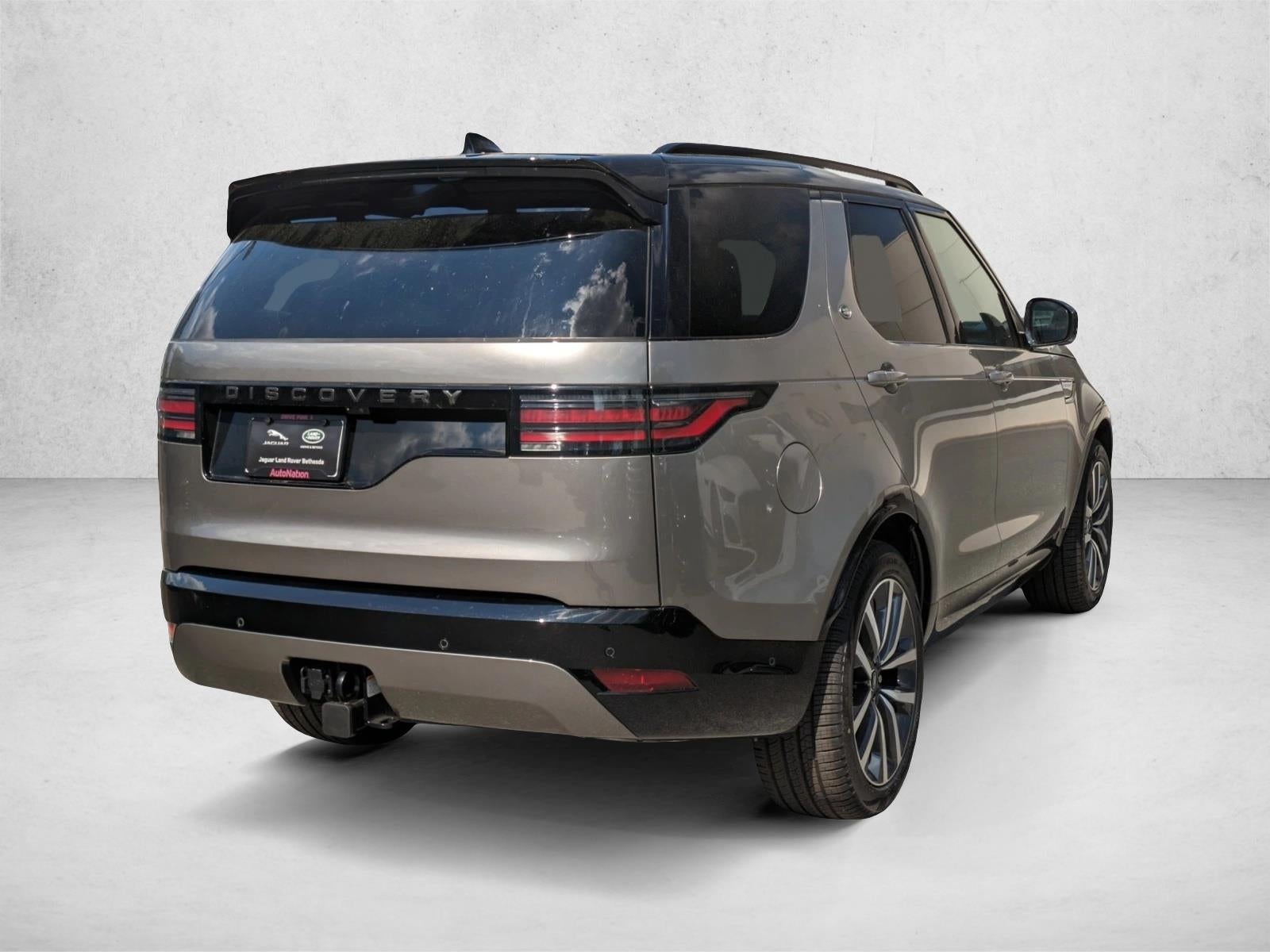 2024 Land Rover Discovery P300 Dynamic SE