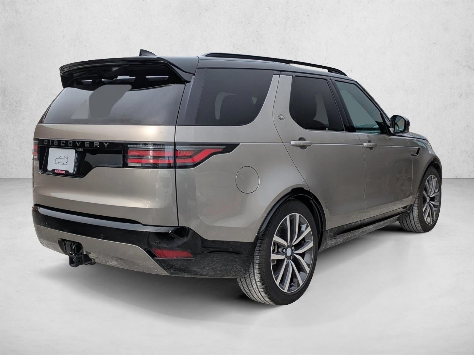 2024 Land Rover Discovery P300 Dynamic SE