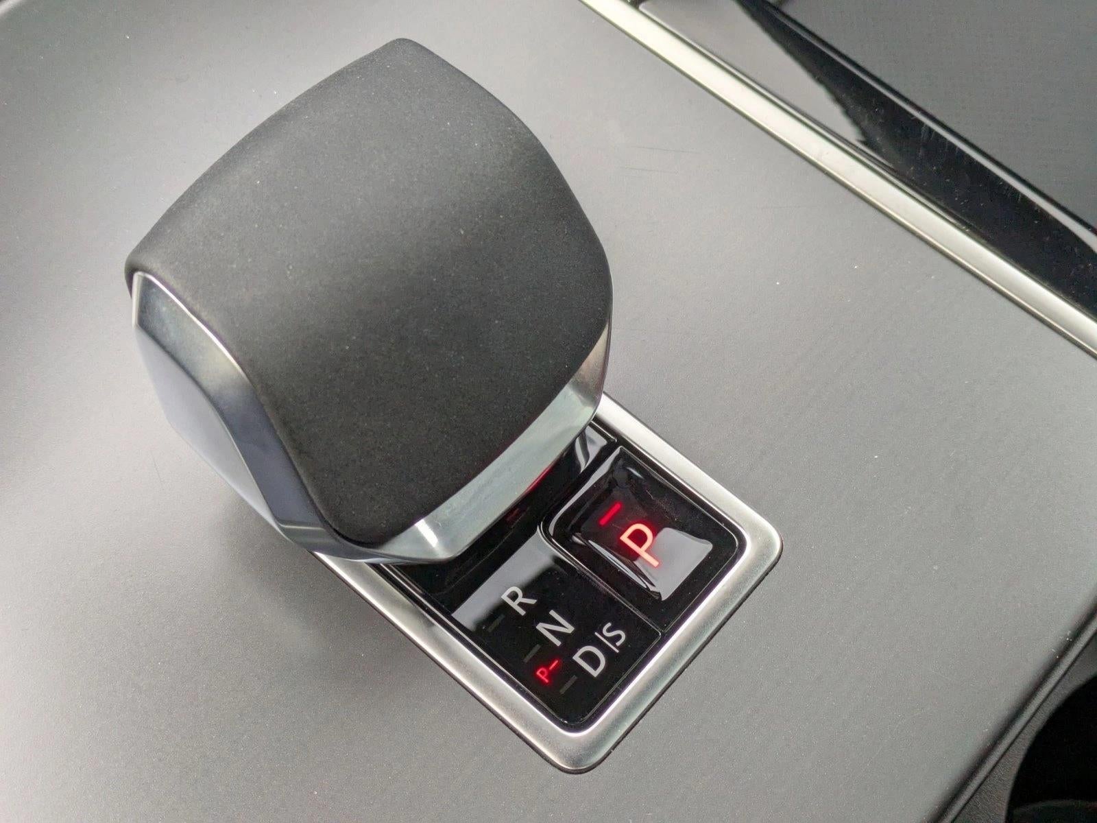 2025 Land Rover Range Rover Velar P250 Dynamic SE