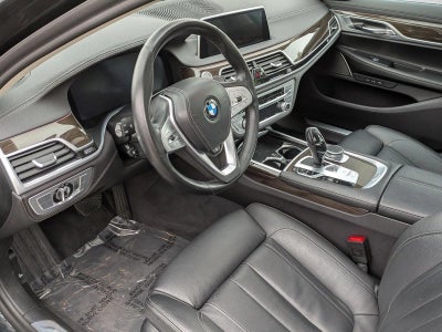 2021 BMW 740i xDrive Sedan