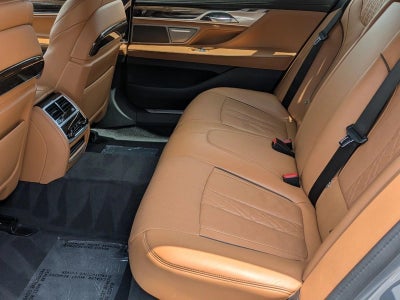 2022 BMW 740i xDrive Sedan
