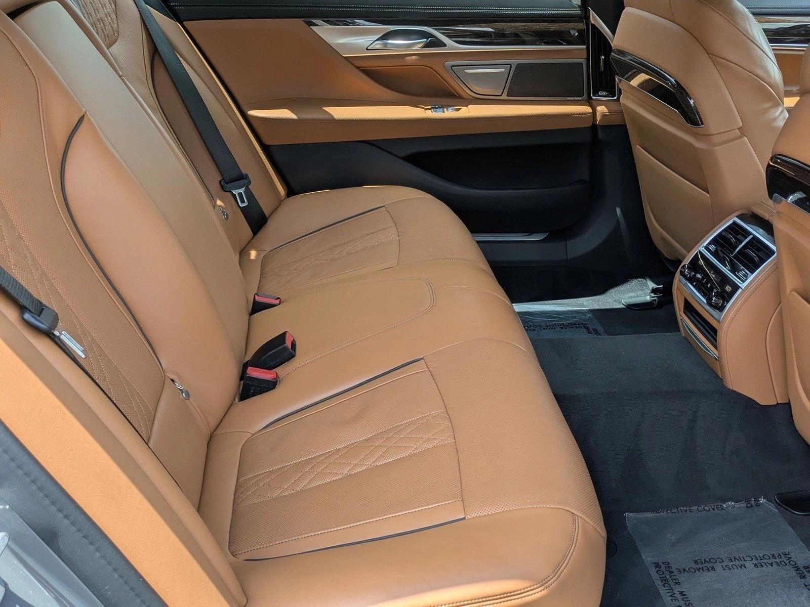2022 BMW 740i xDrive Sedan