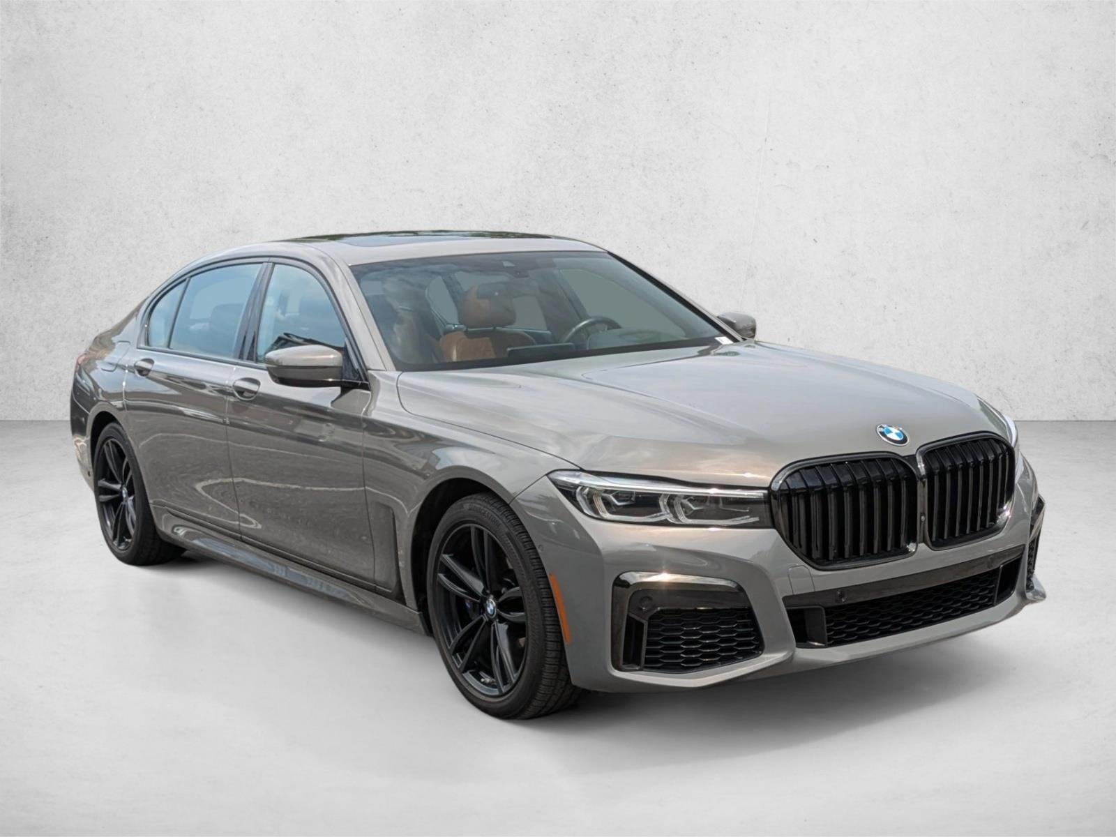 2022 BMW 740i xDrive Sedan