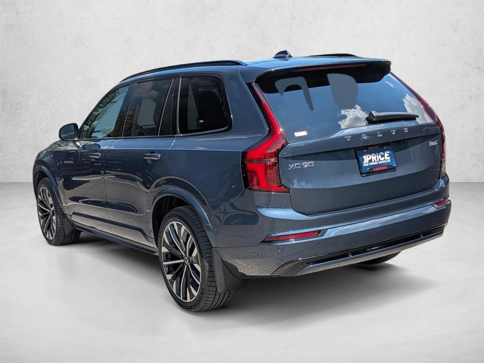 2026 Volvo XC90 B6 AWD Ultra Dark Theme 7-Seater
