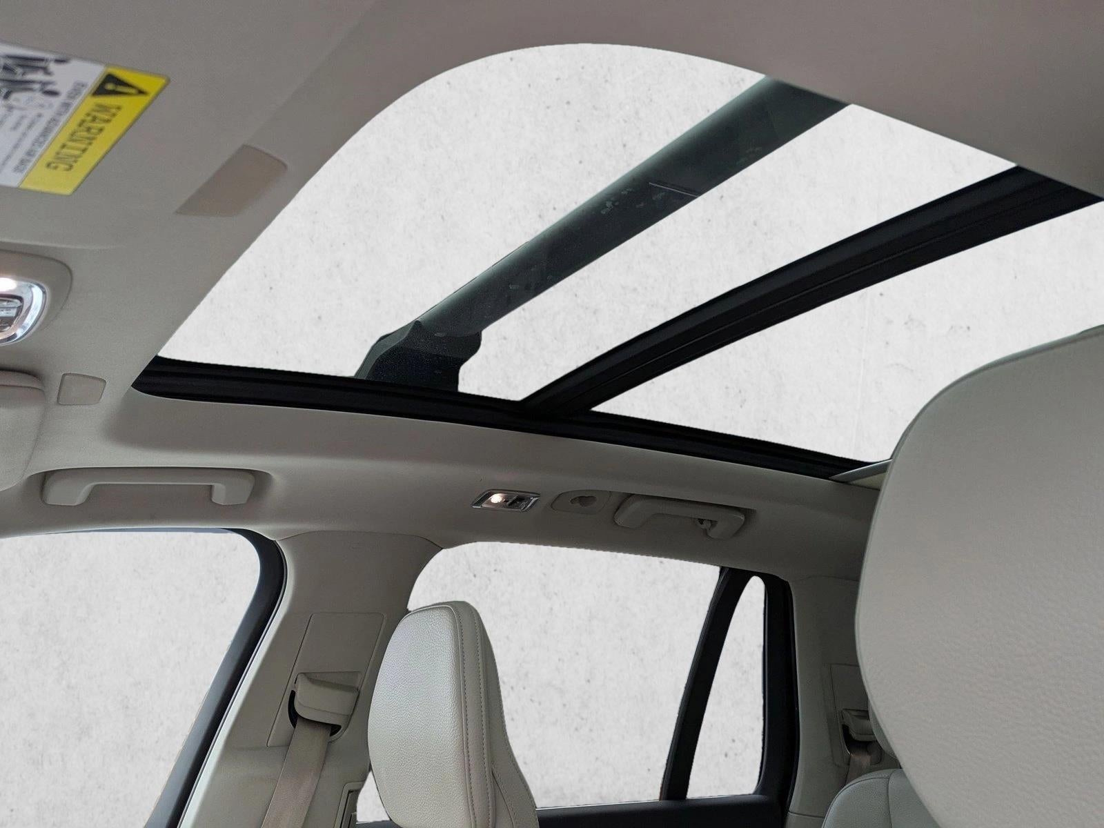 2019 Volvo XC90 T6 AWD Momentum