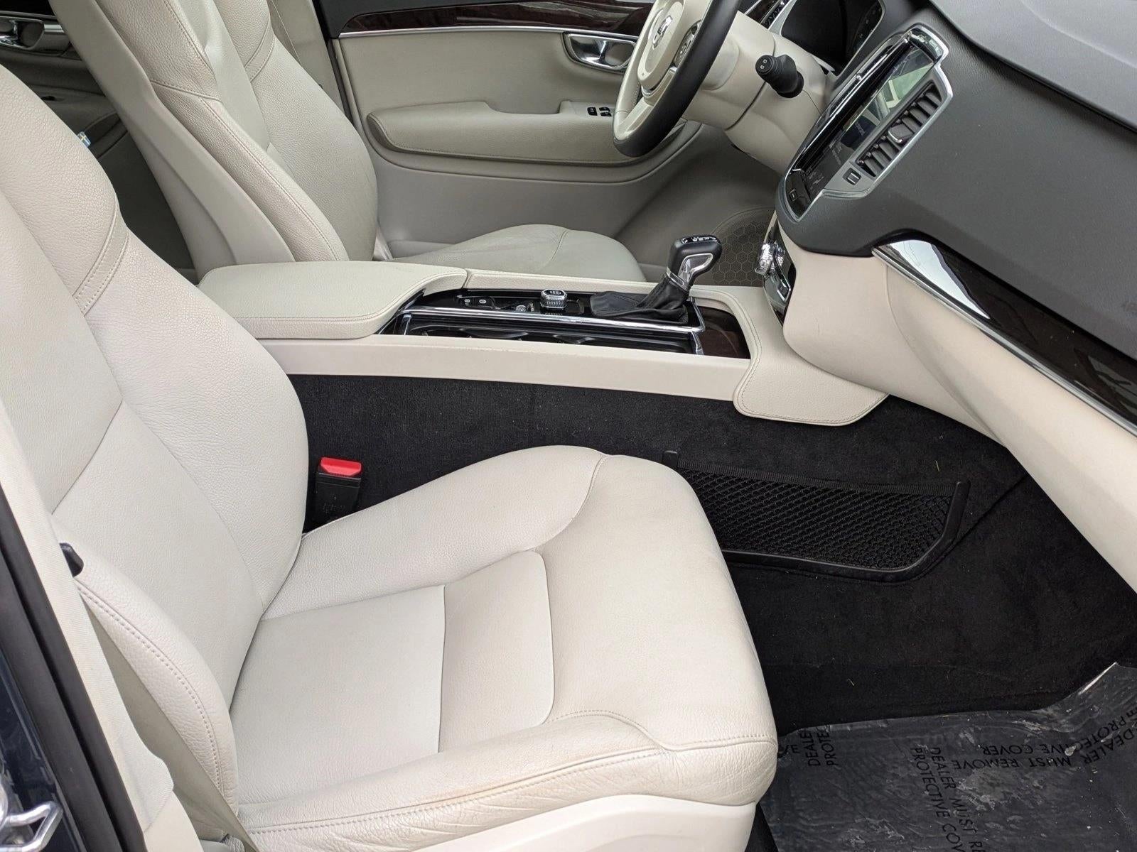 2019 Volvo XC90 T6 AWD Momentum