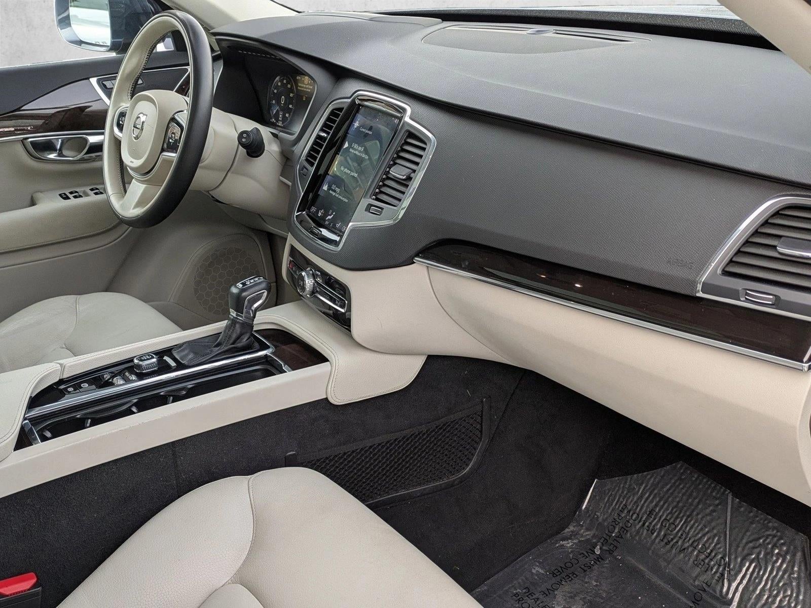 2019 Volvo XC90 T6 AWD Momentum