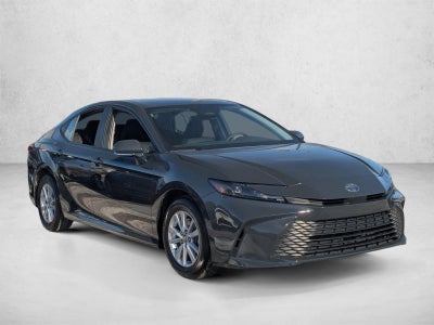 2025 Toyota Camry LE (SE)